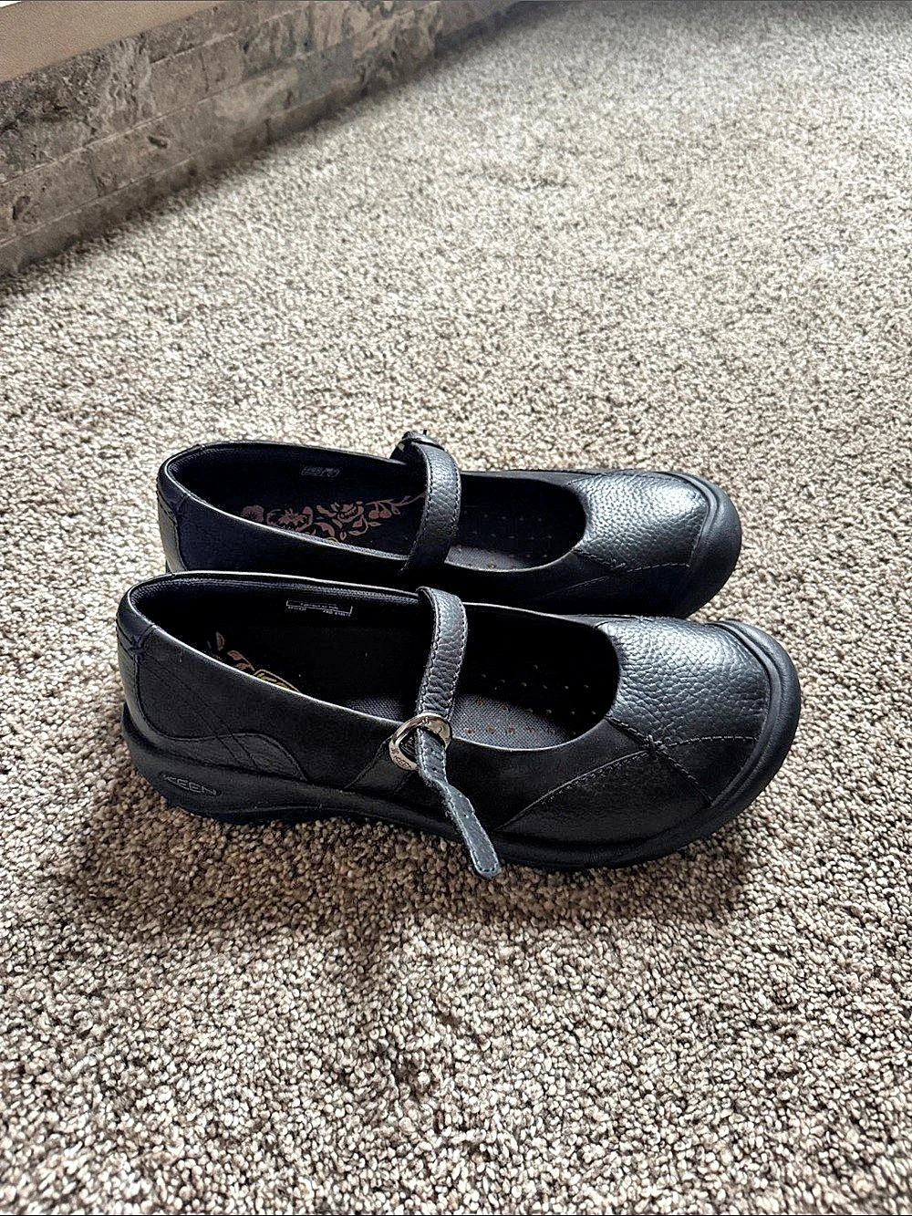 Skechers Black Leather Mary Jane Flats Women’s US 9 EUC - Picture 3 of 8